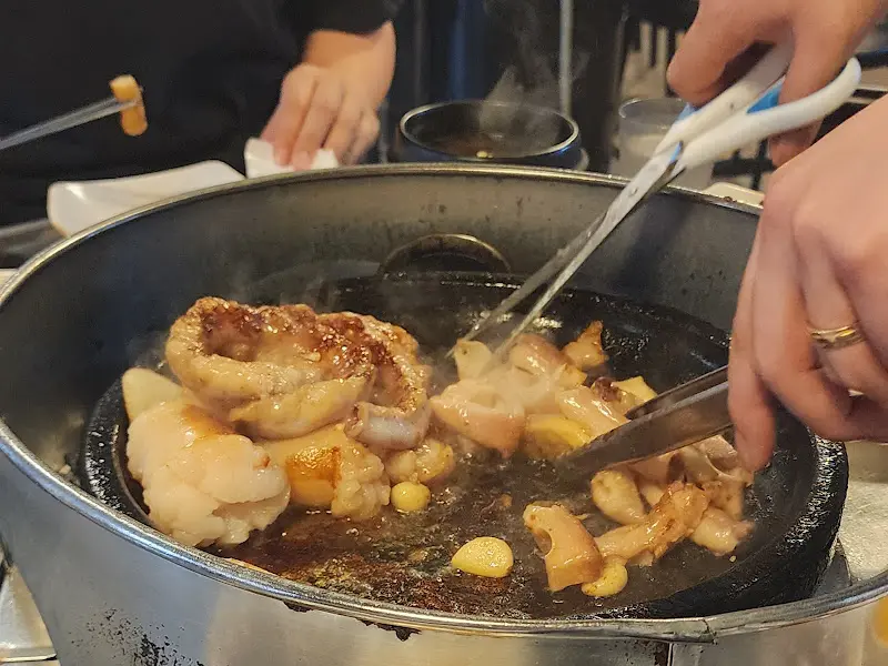 곱창 굽는 모습