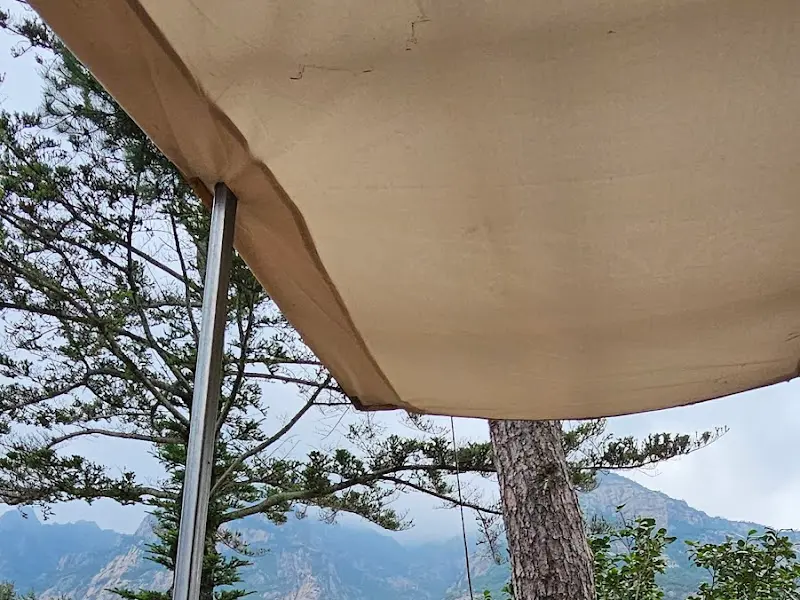 인디언 텐트 내부