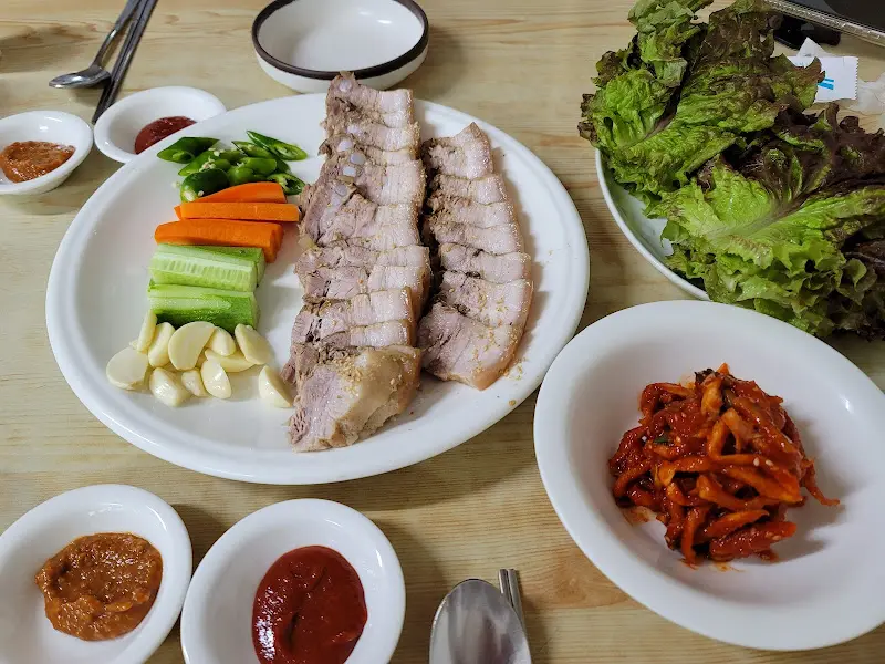 제육보쌈 한 상 차림