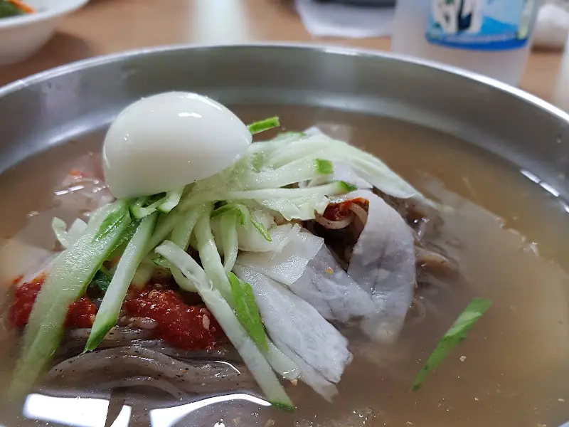 물 막국수 전체샷