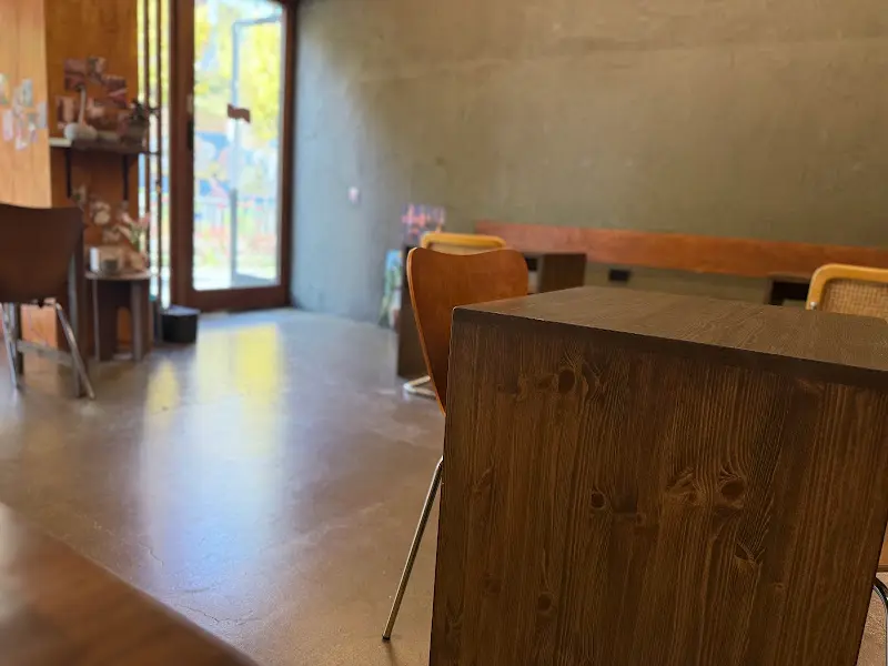 카페 내부 테이블