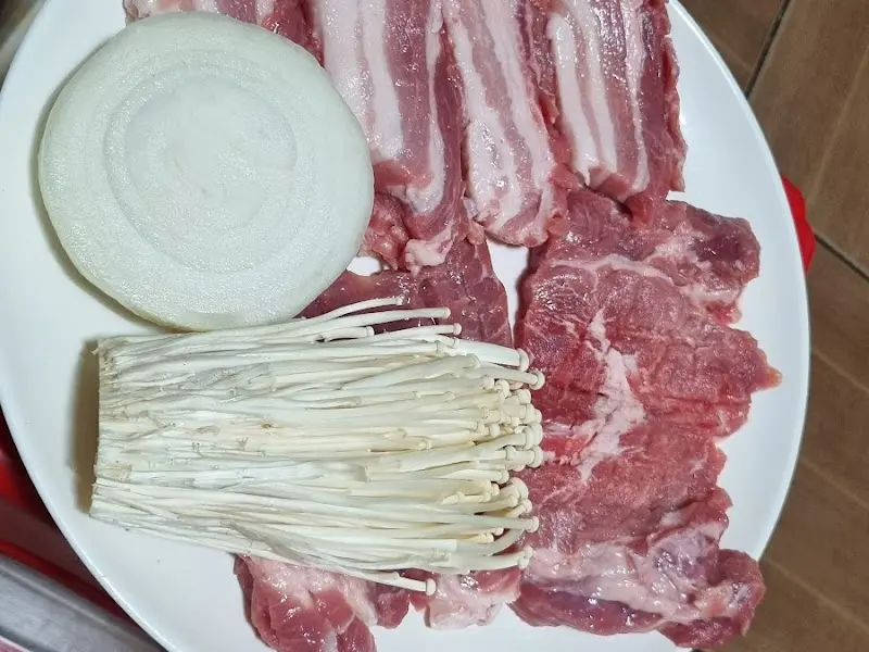 삼겹살과 양파, 새송이버섯