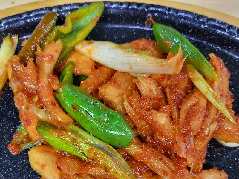 향긋한 향이 코를 찌르는 버섯 모듬