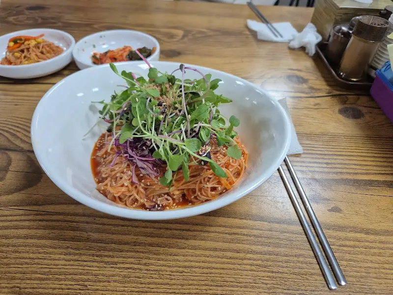 윤식당 비빔국수