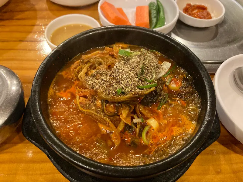 어머니 감자탕 뼈해장국 클로즈업