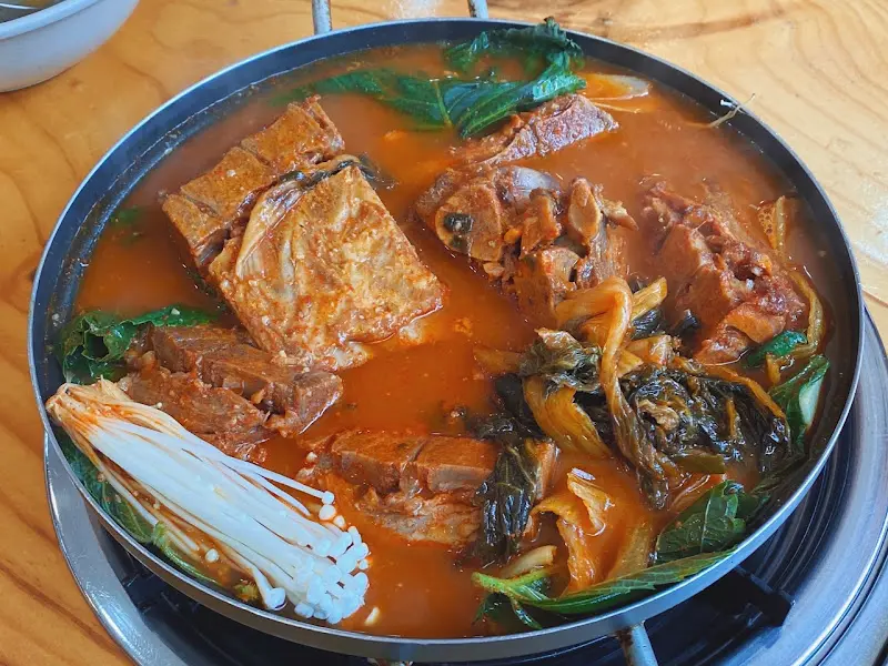 감자탕 푸짐한 비주얼