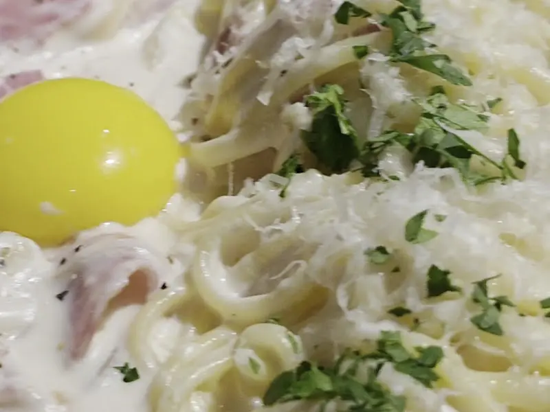 꾸덕한 까르보나라 파스타