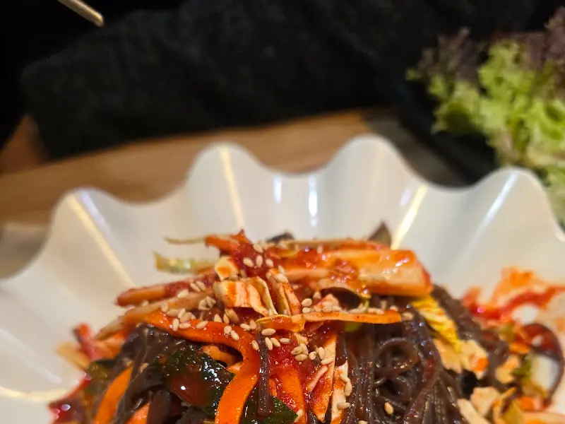 쟁반 막국수 근접샷