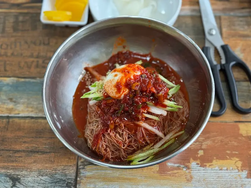 회냉면의 비주얼