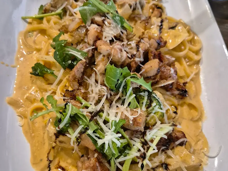 매콤한 크림소스 버섯 오일 파스타