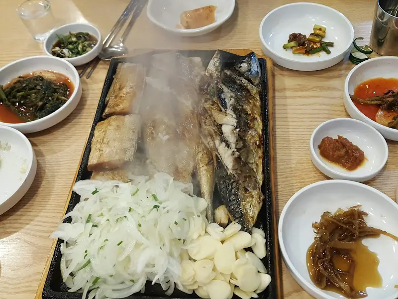 모듬 생선구이와 밑반찬