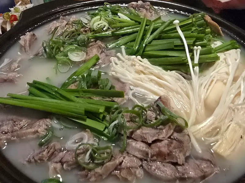 따뜻한 국물이 생각나는 탕 메뉴