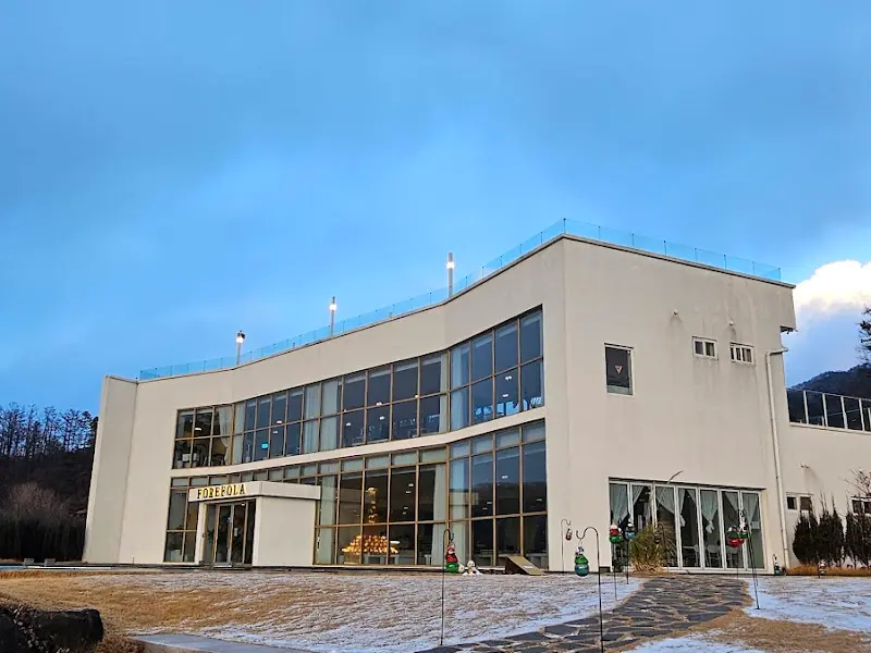 카페 외관 야경