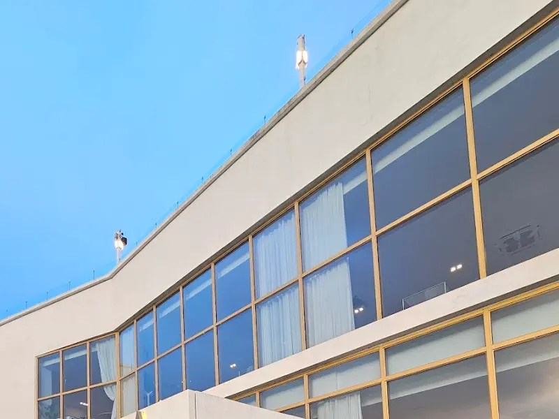 카페 외관 창문