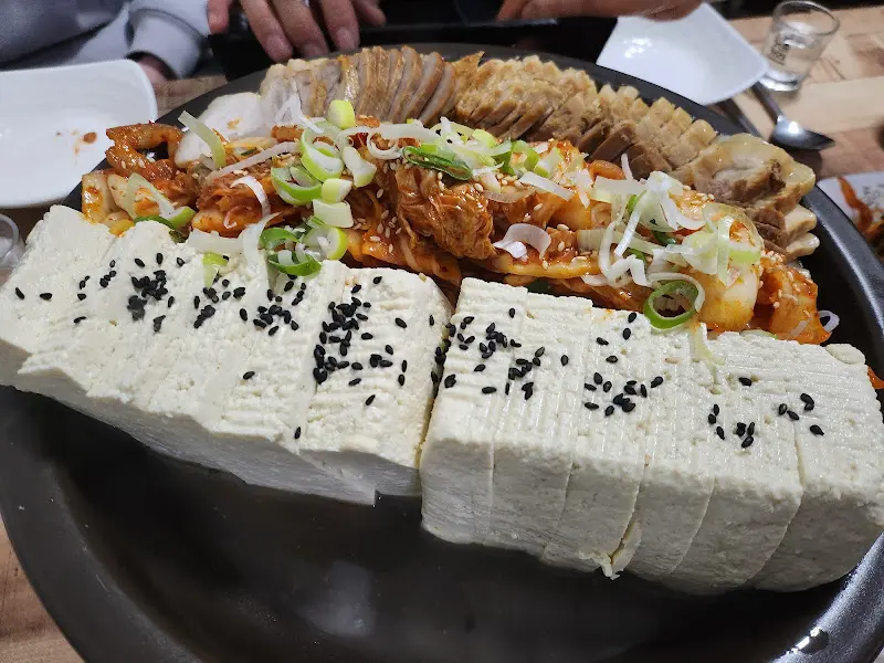 두부 삼합 전체샷