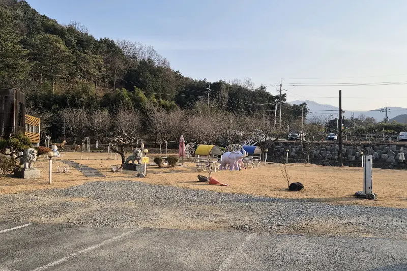 카페 외부 전경