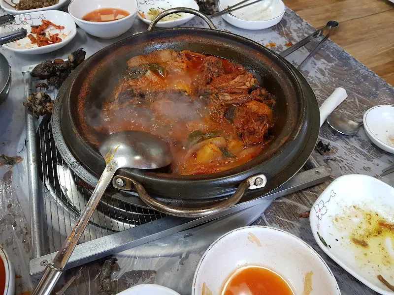 얼큰하고 시원한 오골계 탕