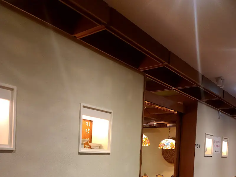정담뜰의 천장 인테리어