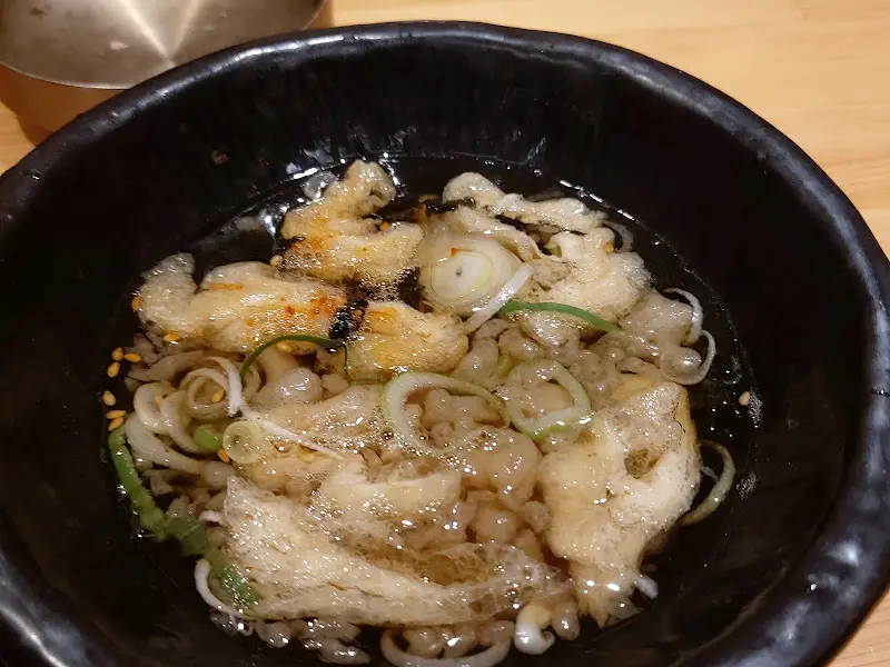 따뜻한 국물이 일품인 요리