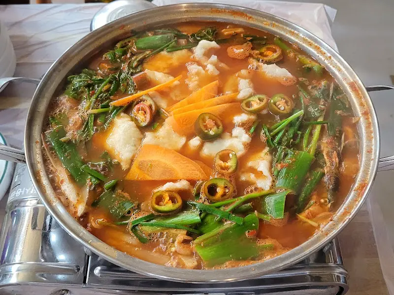 보기만 해도 군침이 도는 잡어 매운탕