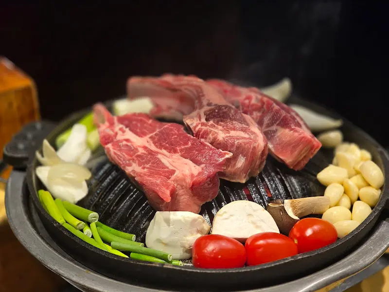 불판 위의 양고기