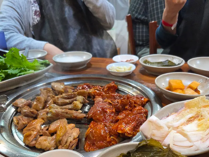 숯불닭갈비 한 상 차림