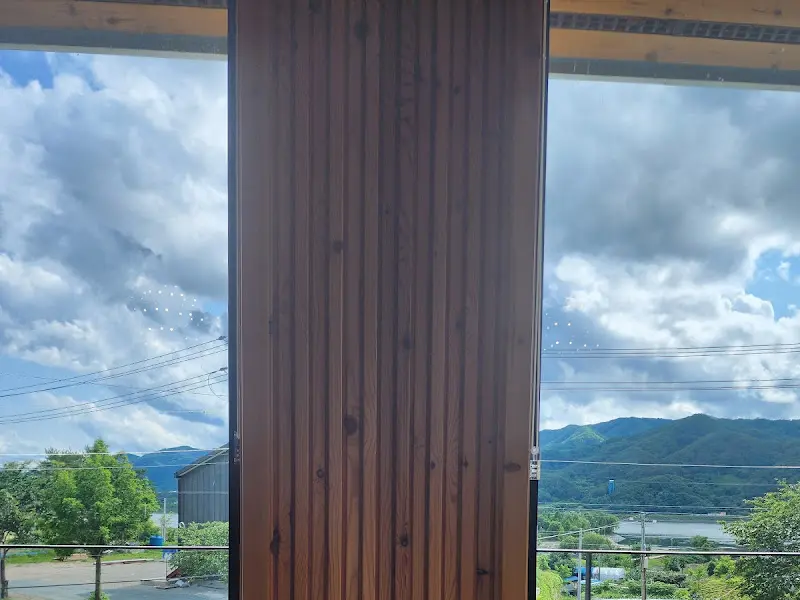 카페에서 바라본 풍경