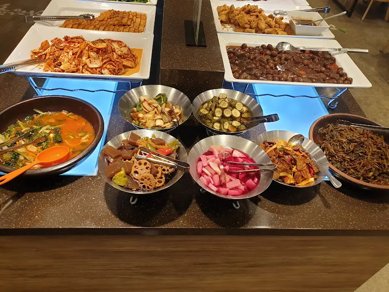 다채로운 한식 메뉴