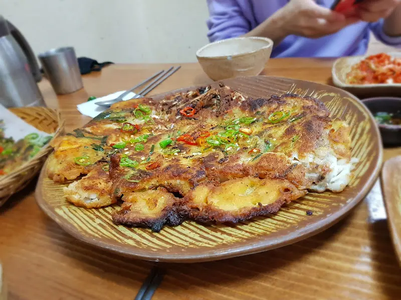 겉은 바삭하고 속은 촉촉한 명태전