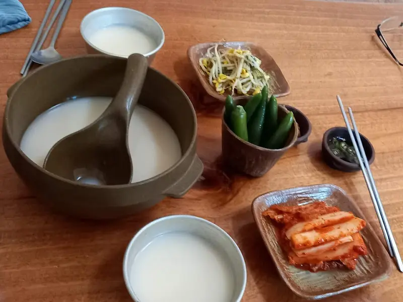 정갈하게 차려진 기본 상차림