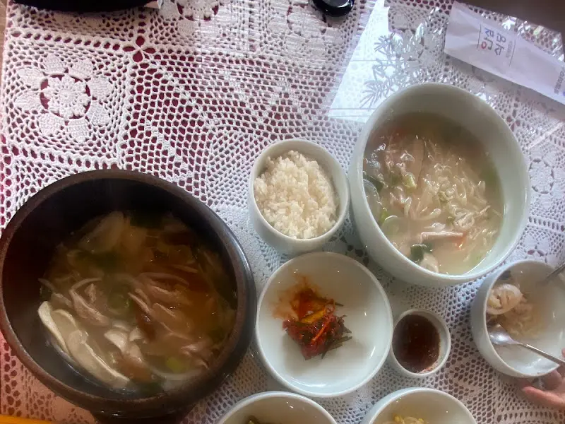 닭곰탕 속 닭고기