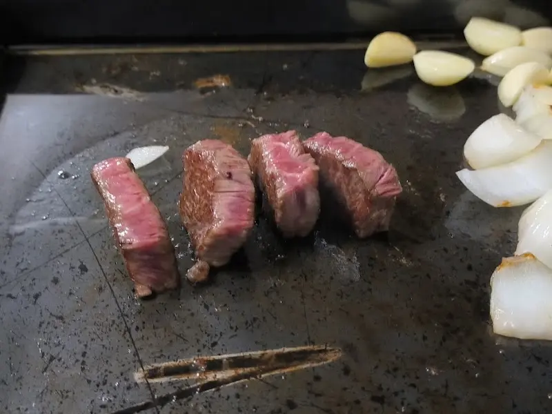 철판 위에서 익어가는 등심