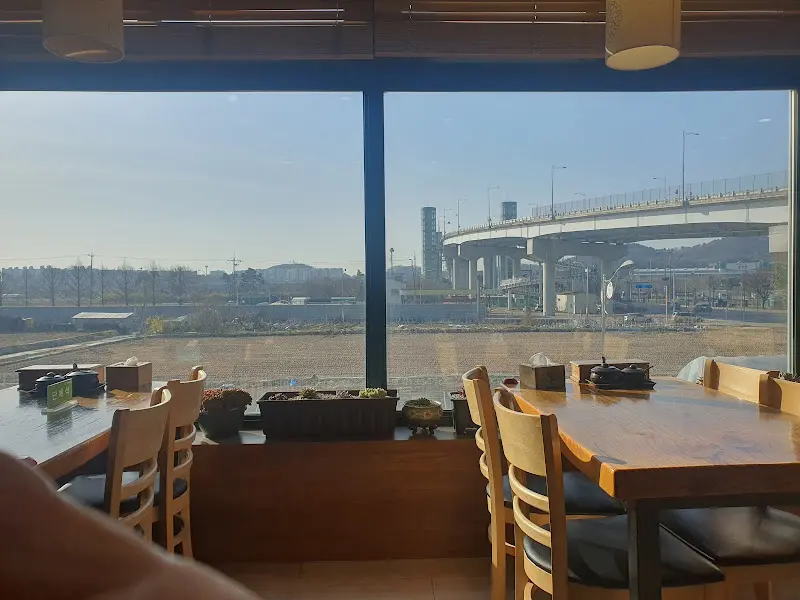 장원촌 창밖 풍경