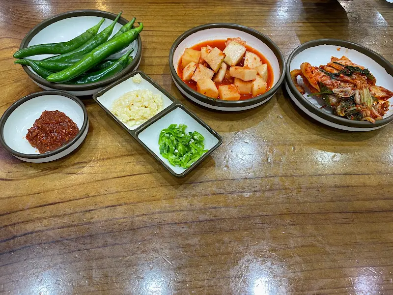 다양한 곁들임 채소