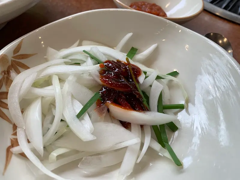 신선한 양파 절임