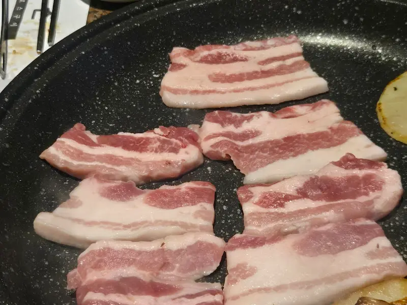 지글지글 구워지는 삼겹살