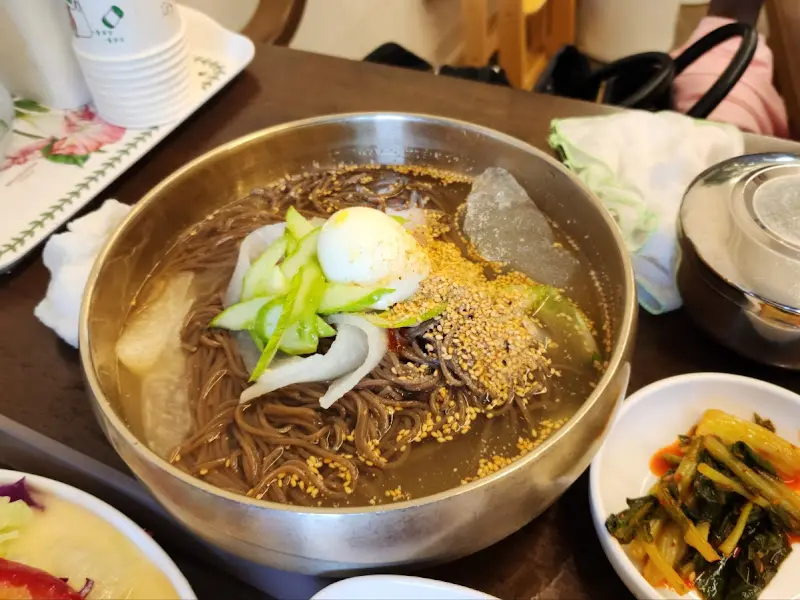 별장앤봄의 막국수