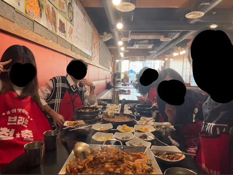 오륙도낙지 내부 모습