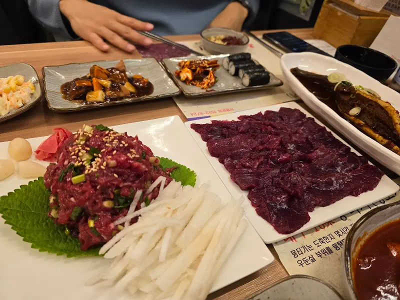 뭉티기 육회 세트