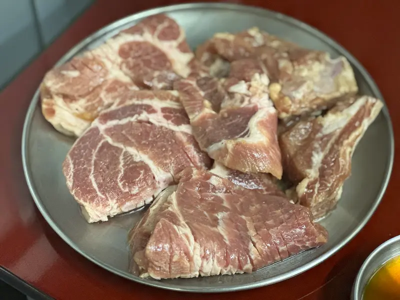 윤기가 흐르는 소갈비