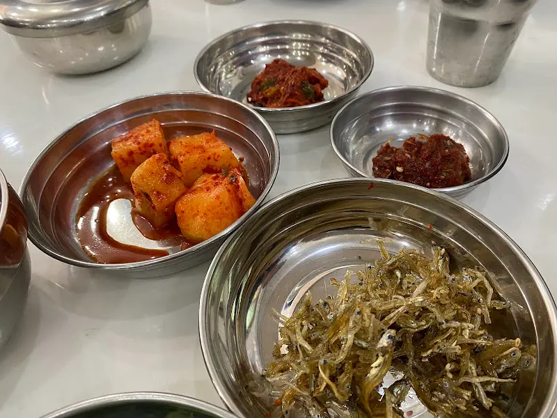 정갈한 밑반찬 클로즈업