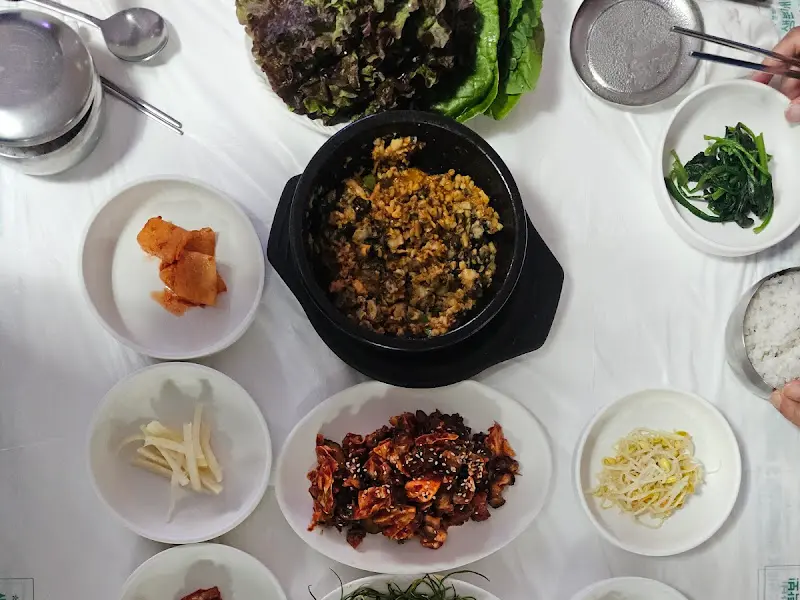 푸짐한 한 상, 젓가락을 멈출 수 없는 맛
