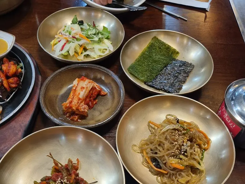 다채로운 반찬들