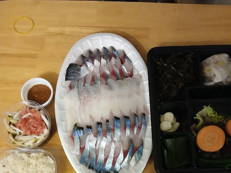 포장된 고등어회