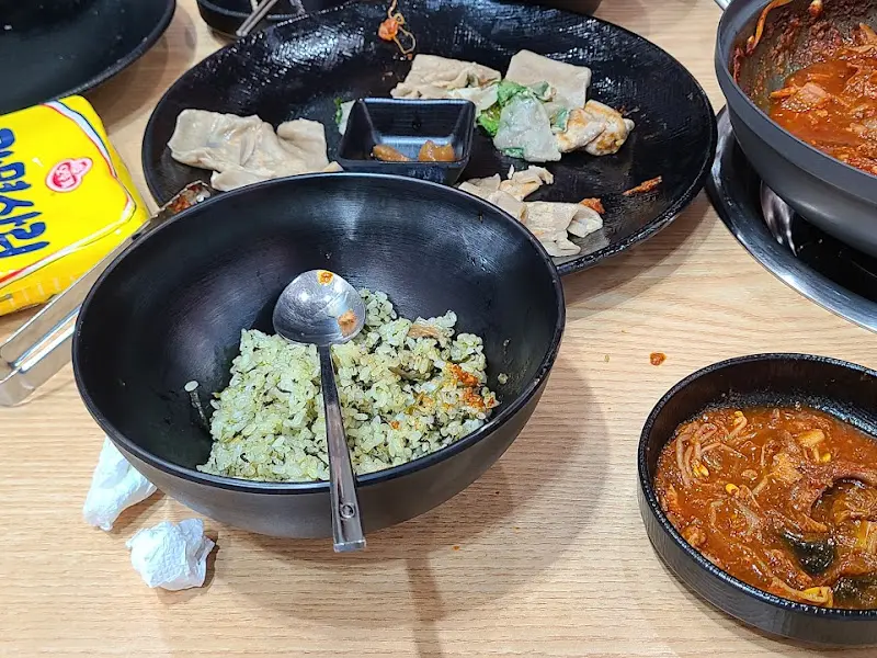 식사 후 남은 잔해