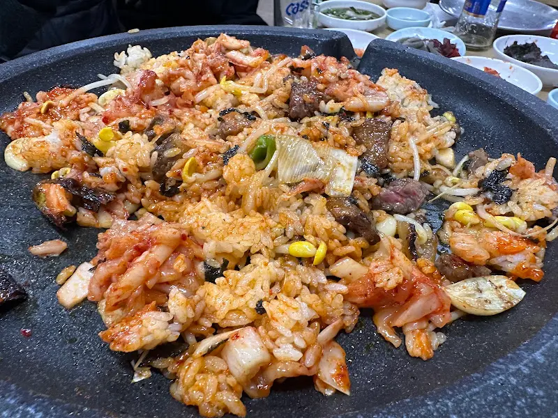 고기 기름에 볶아먹는 볶음밥