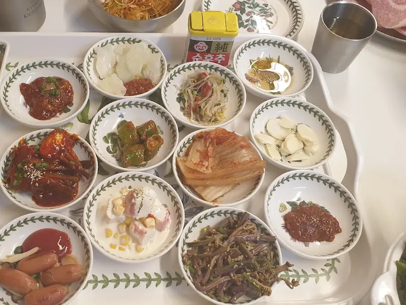 다양한 밑반찬 클로즈업