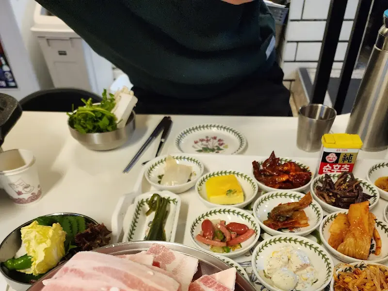 고기 굽는 모습