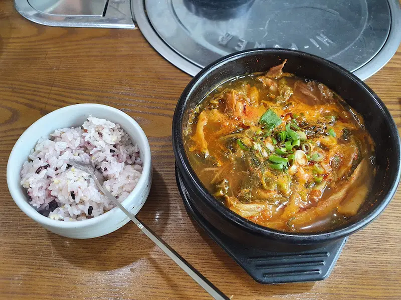 보글보글 끓는 우거지탕