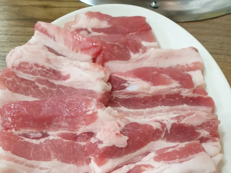 신선한 생삼겹살